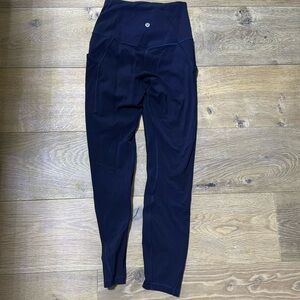 Lululemon size 4 navy blue legging